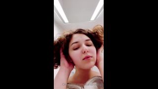 Onlyfans - Leana Lovings - leanalovingsWhat is it like to look up at me as Im getting ready - 29-01-2021