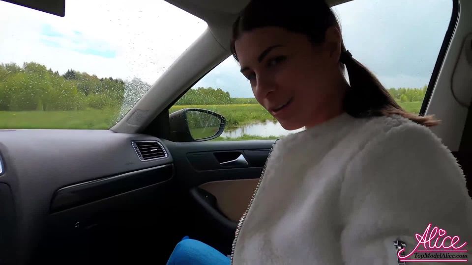 AliceKellyXXXHorny Babe Sucking Dick Stranger in the Taxi - Cum in Mouth