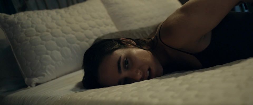 Alicia Sanz - En Brazos de un Asesino (2019) HD 1080p - (Celebrity porn)