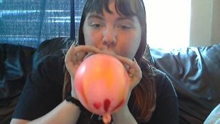 SmokingBigBalloonsHD.wmv