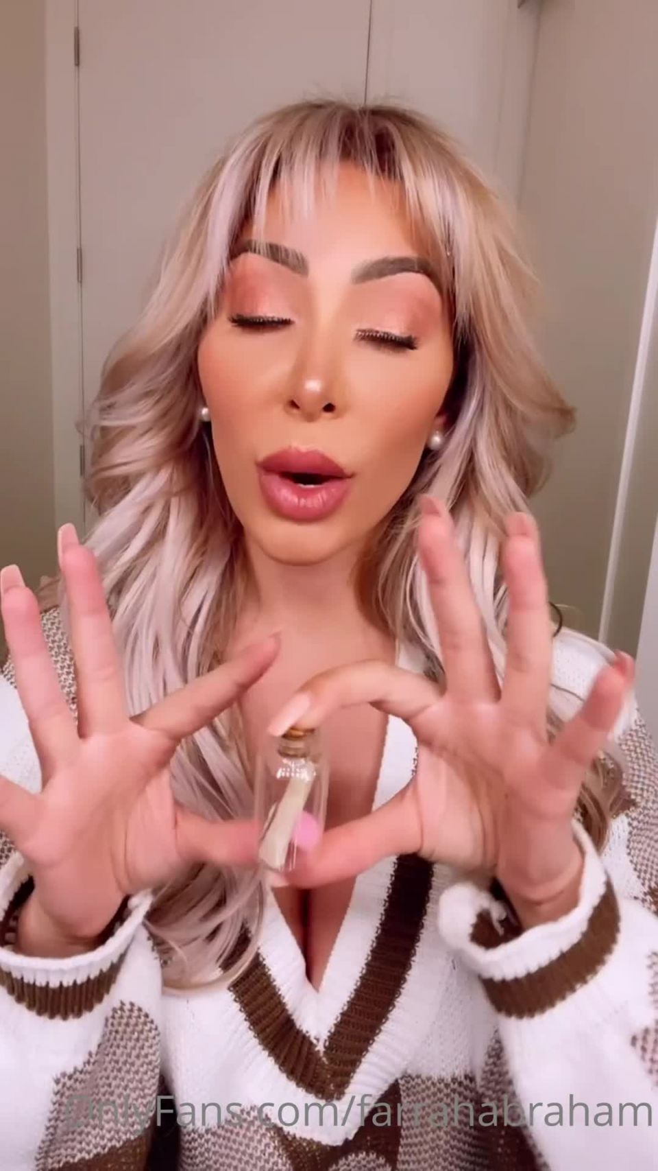 FARRAH ABRAHAM () Farrahabraham - farrah farts exclusive jars only aromatherapy jars are here yay desktop only fans 03-12-2021