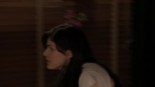 Alexandra Daddario – Parenthood s03e08 (2011) HD 720p!!!
