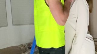 Onebadwife - fansly - Siterip - K2S - Free Porn Streams - Watch or Download Onebadwife - walking in the building site and kissing 23-12-2021