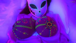 Lily Koti Feliz Año Nuevo Exclusivo y Serie