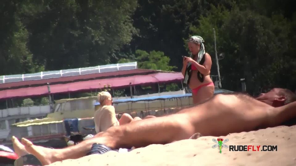 Voyeur cam  nude plage 1 2 voyeur 