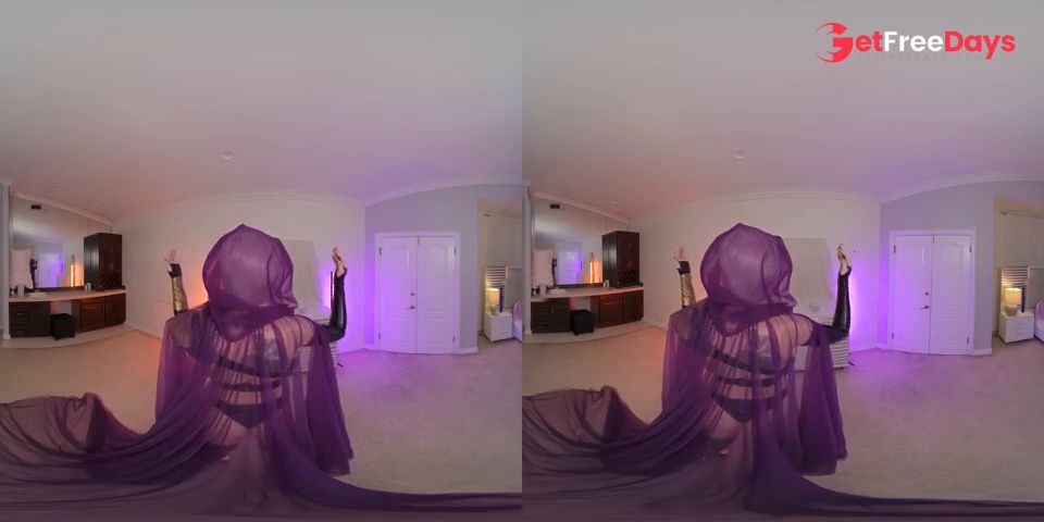 Kenzie Taylor as Soulcaliburs Ivy Valentine Summons Your Mighty Sword
