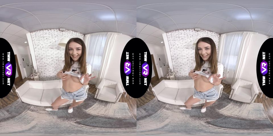 Goodbye Shorts! Free Pussy!(Virtual Reality)