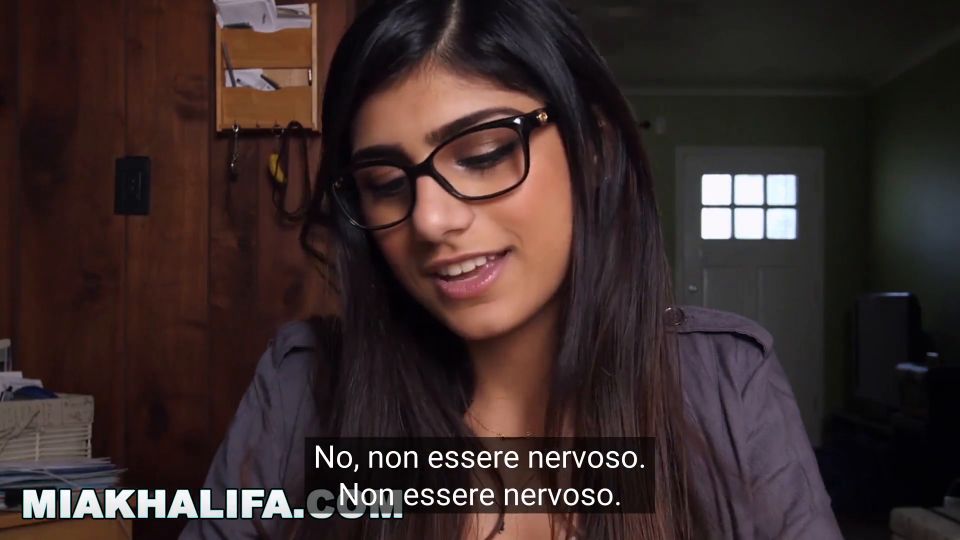 MIA KHALIFA  Il Mio Ragazzo Non Vuole Farmi Fare Un Rapporto A Tre, Qui