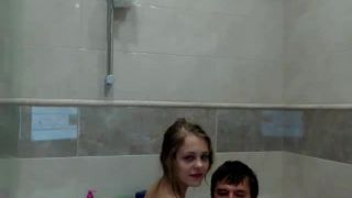 Amateur Webcam Couple Have Fun In Bath webcam 
