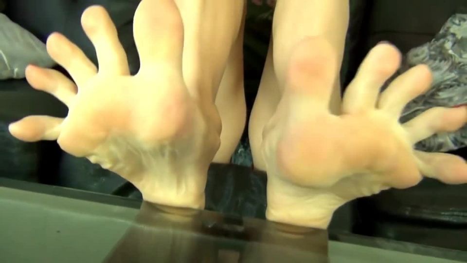 online adult video 19 Beautiful blonde plays with her feet. - footjobs - femdom porn best fetish porn sites