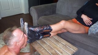 DIOSA MUNDIAL: "Dios ZEPHY - MI FB dijo que tienes que limpiar mis tetas de cobre! - CLIP ADUANERO" (1080 HD) (2025)