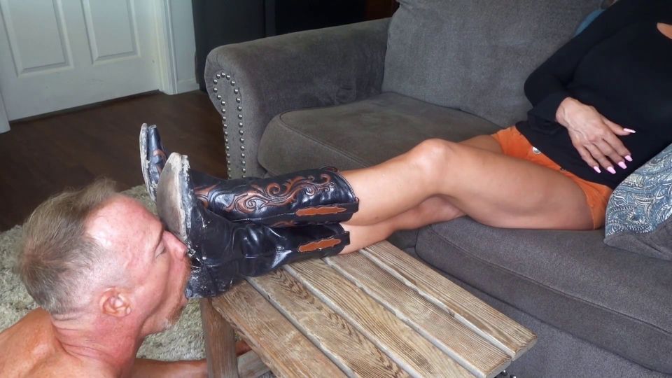 DIOSA MUNDIAL: "Dios ZEPHY - MI FB dijo que tienes que limpiar mis tetas de cobre! - CLIP ADUANERO" (1080 HD) (2025)