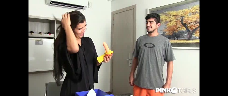 Sula Camargo - The Delivery Guy Download Porn Videos in G...