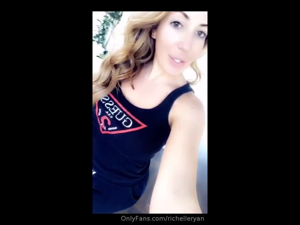 [Onlyfans] richelleryan I m not supposed to have my phone on set but I just wanted you bo 6507426