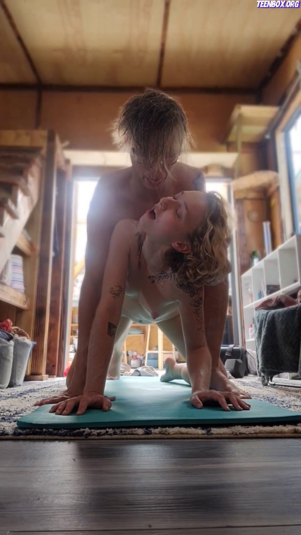 Yoga Mat Sex: Flex Your Pleasure Zones 🔥🔥 Top 10 Tips