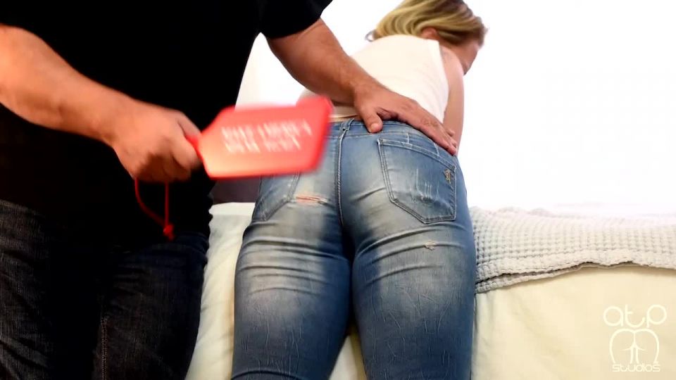 Spankers Dream - Stevie Acolchado en Jeans Vista rápida Porn...
