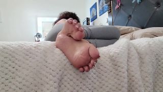 porn clip 2 Watch Free Porno Online – moon_soles 14-10-2020-1074873664-Not paying attention to you (MP4, HD, 1280×720) | feet | feet porn foot fetish fantasy