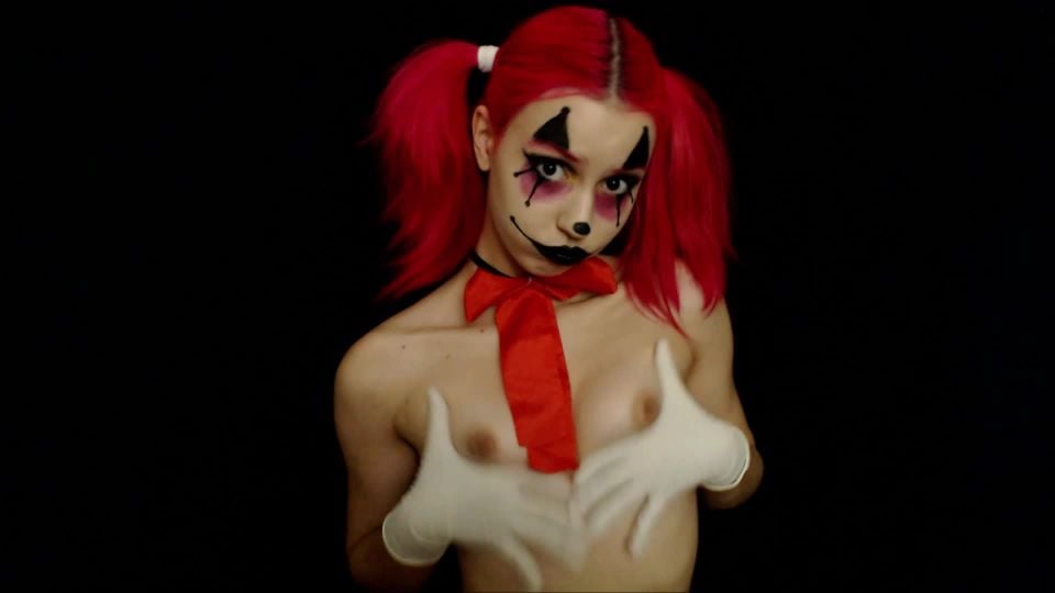 Spooky Clown Panty Tricks – Nhaerys on femdom porn femdom bukkake