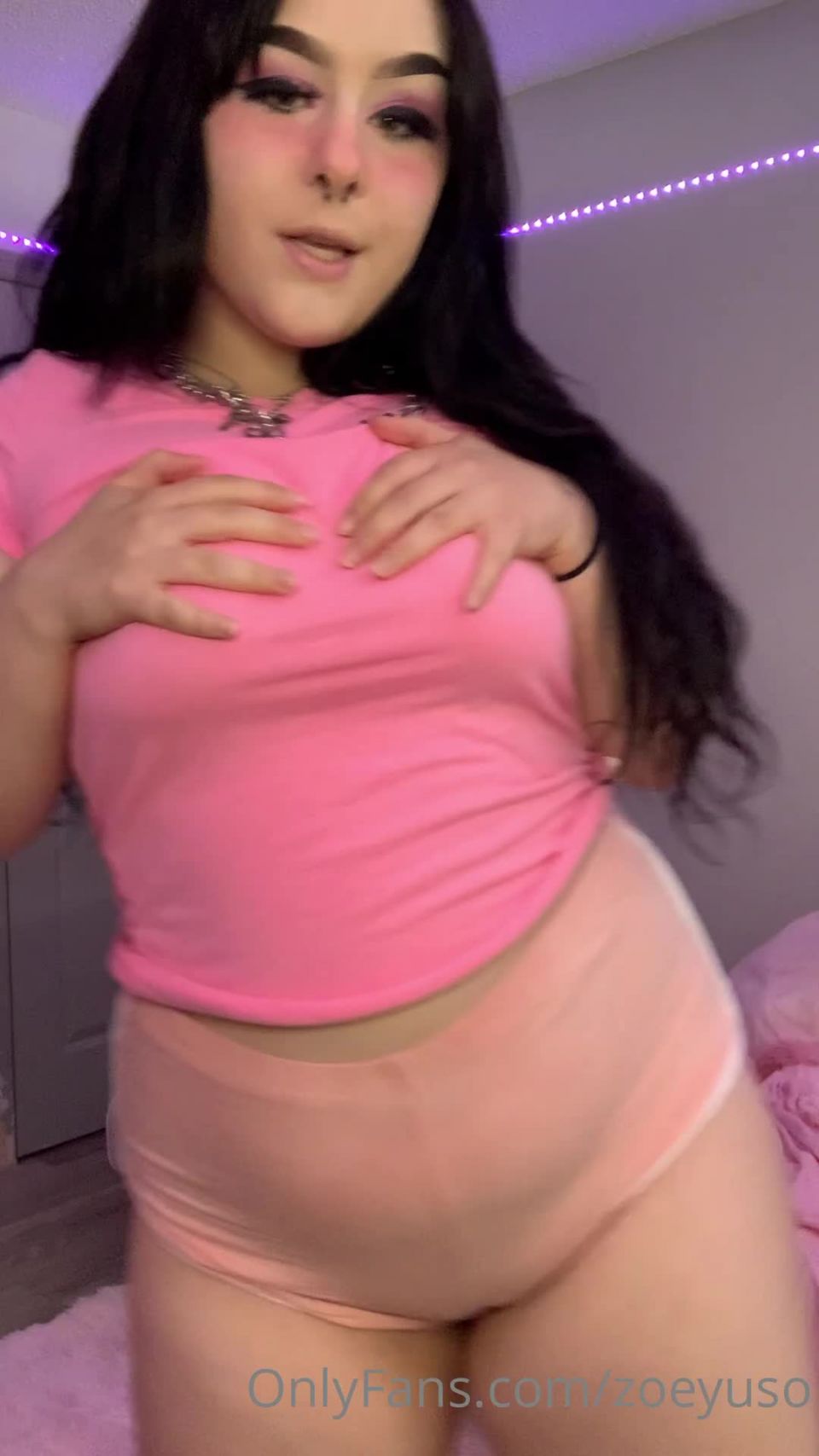 Zoey Uso ZoeyusoHere is a little video of me dancing and twerking for you naked make sure you check y - 26-06-2020 - Onlyfans