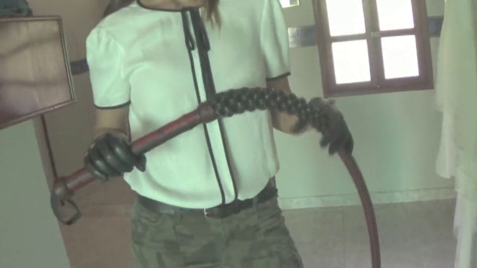 Los bellezas latinas en los tacones altos - La diosa del toro por Diosa.