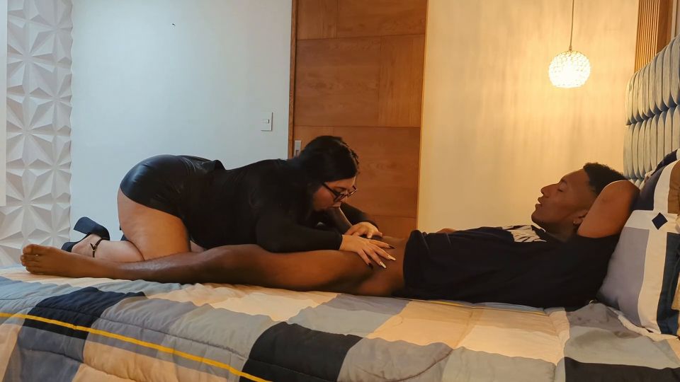 Video I Find My Best Friend s Boyfriend In His Room And I Get Into ...