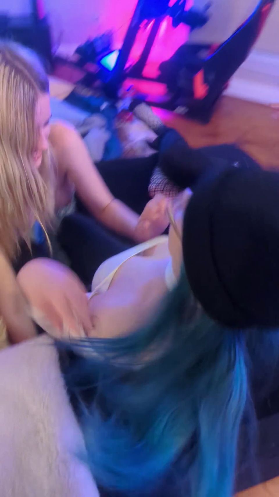 🎉 House Party Ends With REAL LESBIAN ORGY