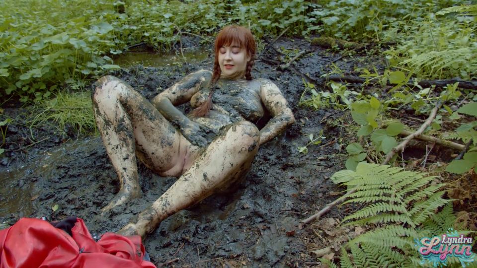 [K2S.CLUB] LyndraLynn - Rotkäppchen masturbiert im waldschlamm - FullHD 1080P