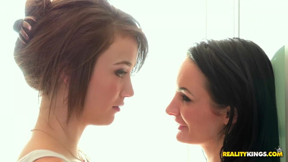 Sensual Lickers lesbian Alektra Blue