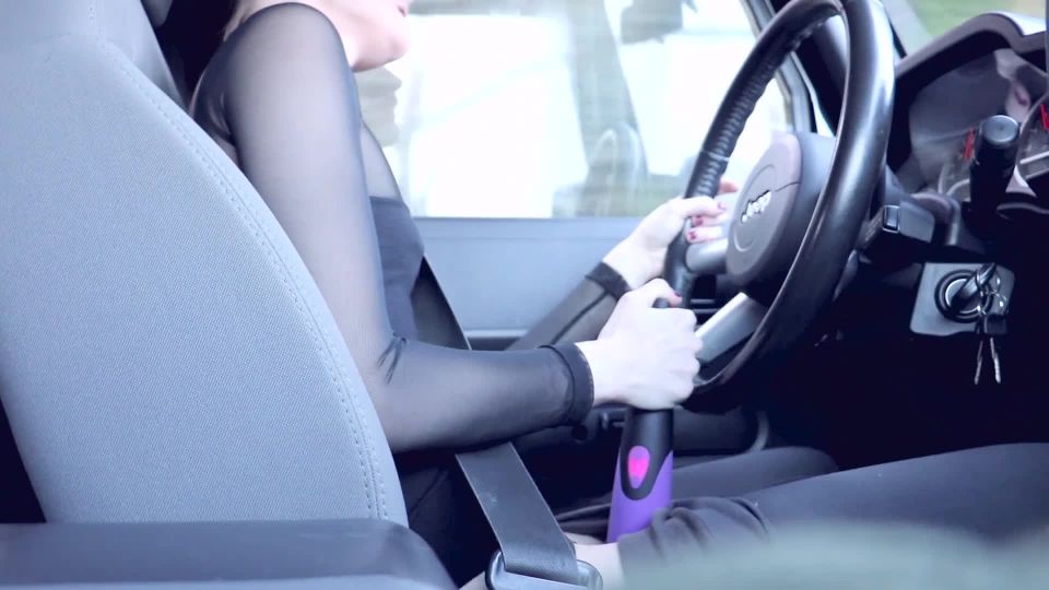 ManyVids.com - Princess Bambie Aka Carissa Nicole - Car cumming extended addition Amateur
