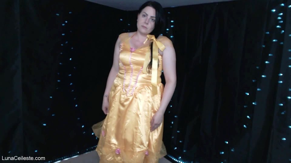 Horny Belle Masturbates Cosplay!