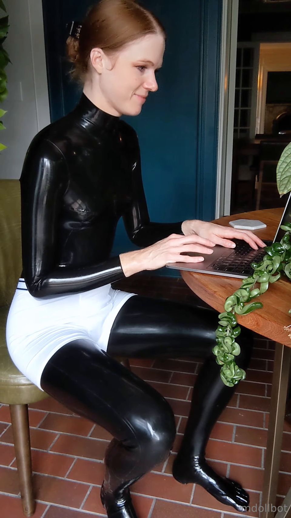 mdollbot 2025-02-05 Algunos momentos de inactividad entre los brotes -- comprobando sólo los fans El qdgez5