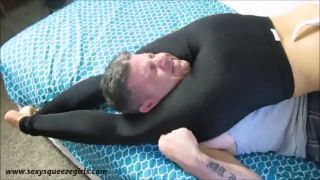 Bella - Headscissor Humiliation