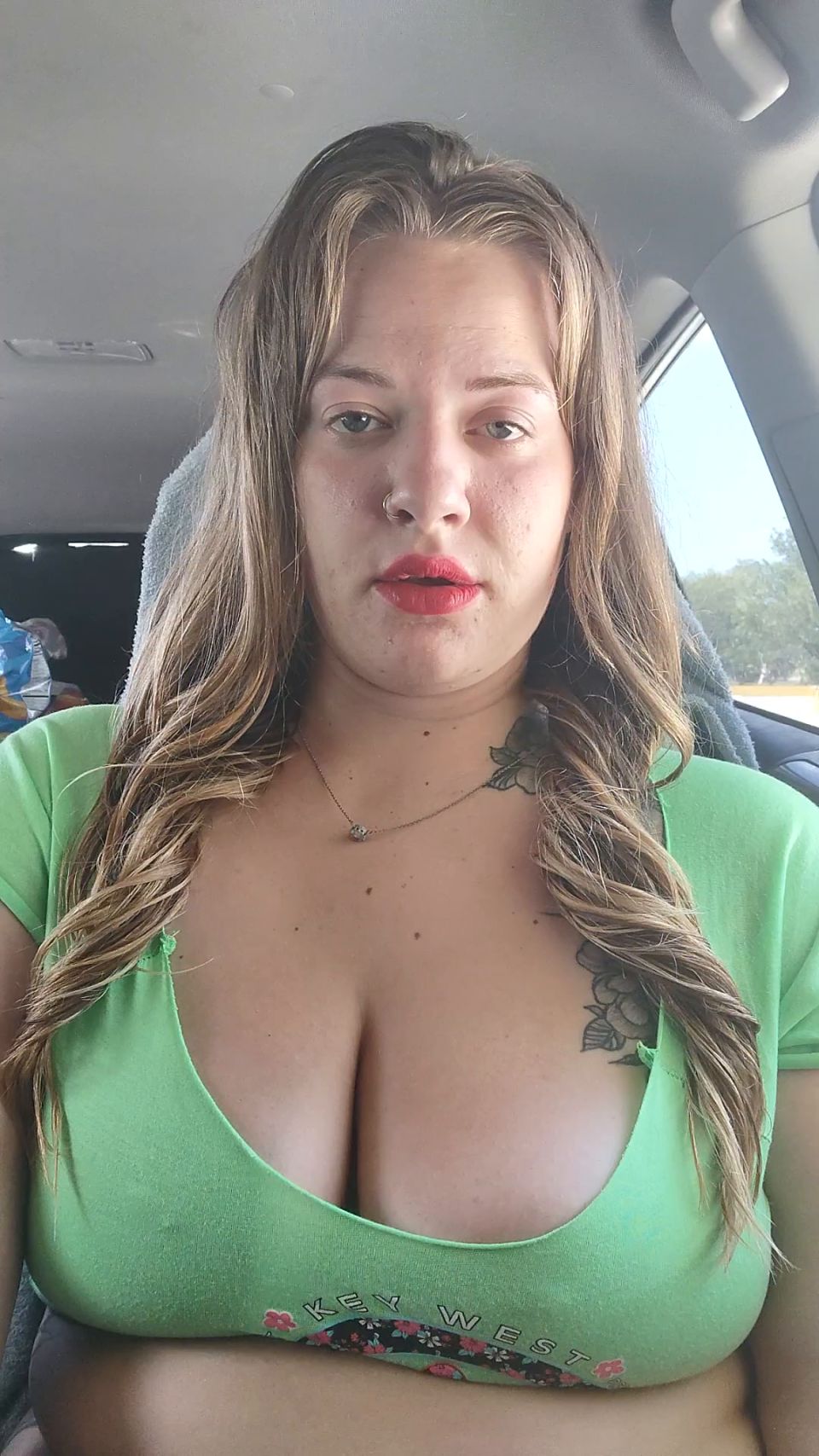 Manyvids Manyvids FreakyFiona - Hipo sin sostén - Fetiche