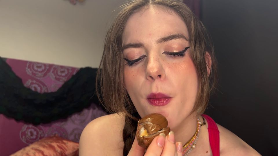 [ManyVids] Longhairluna Manyvids.24.04.06.Longhairluna.Creme.Egg.Oral 