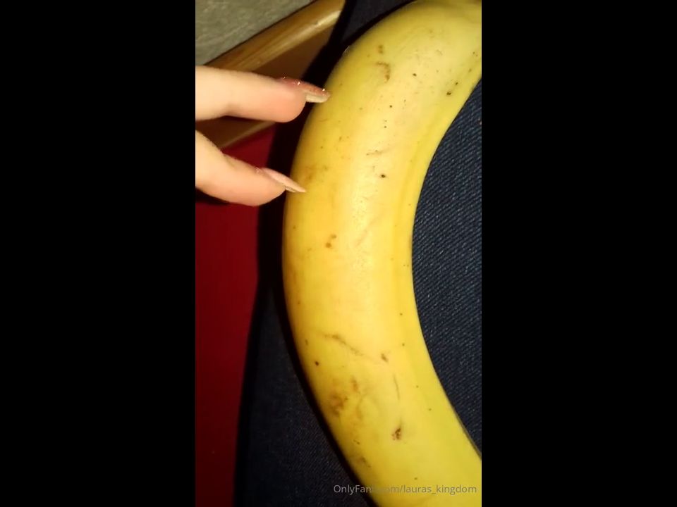 Femdom porn LaLaLaura LaLaLaura aka lauras_kingdom - 08-13-2024 OnlyFans Video - Blanka Banana Claw_gn97 video