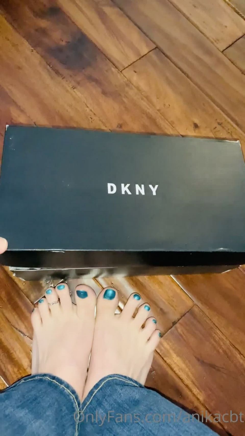 Onlyfans - Goddess Anika - anikacbt - anikacbtNew shoe day is always a great day - 23-10-2020