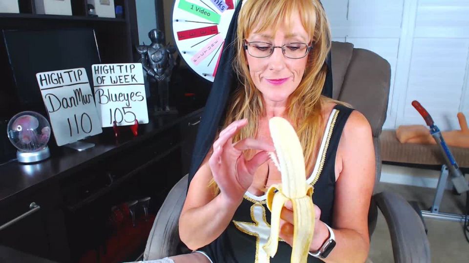 M@nyV1ds - SummerKnightz - Sister Summer Licks and Eats Banana