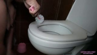 LICKING GIRLS FEET: "PAMELA AND EVELINA - LET'S CHECK HOW CLEAN OUR TOILET IS" (1080 HD) (2024)