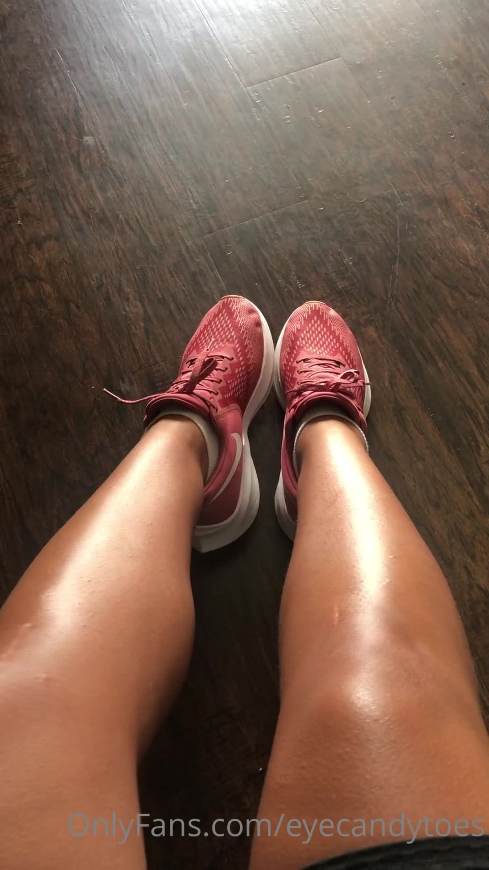 EyeCandyToes After workout sock removal Some lucky guy got a chance to smell these What do u - 12-08-2021 - Onlyfans