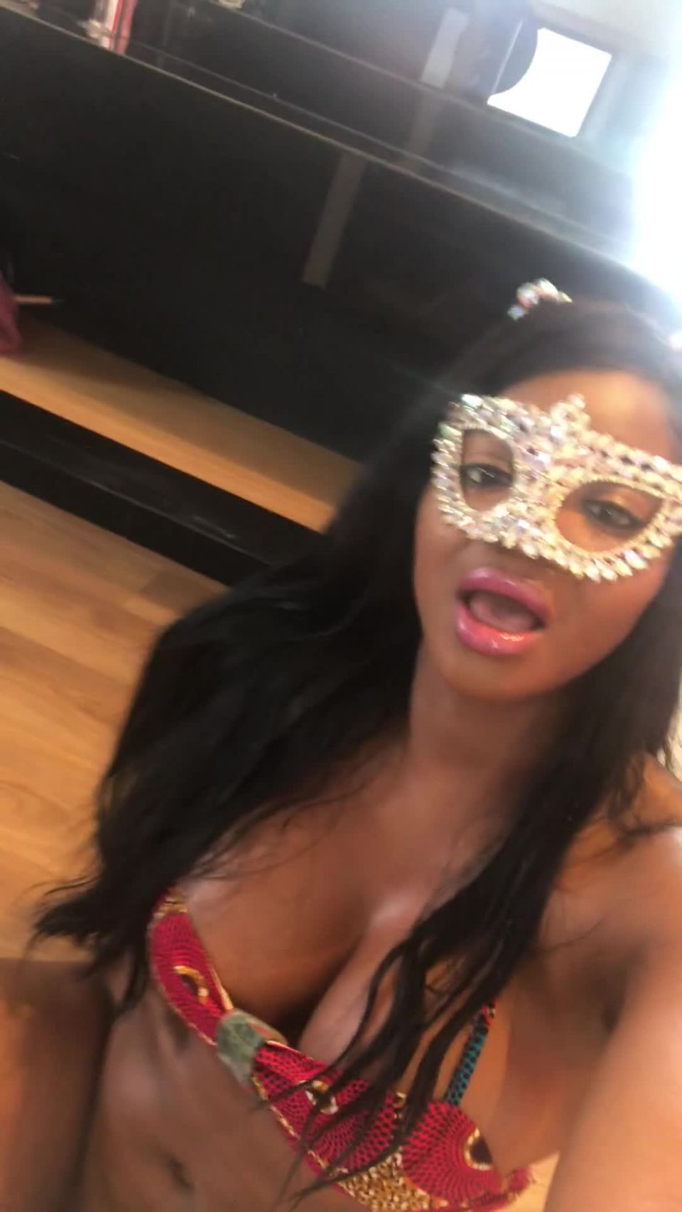 Onlyfans - Jasmine Webb - jasminewebbFilmed myself having a long messy play dress up and get dirty my favourite past time - 19-10-2018