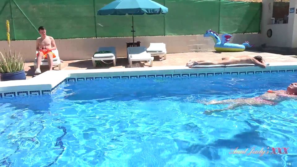 Aunt Judy'S XXX  Posh Busty Cougar JoJo Seduces A Stud At The Pool