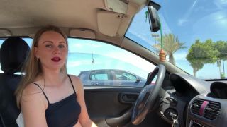 Ivy RosesBusy Parking Lot Dildo Play