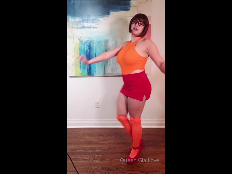 Queen Gia Love Queengialove - dancing velma shaking my ass for you while dressed up as velma from scooby doo queengial 31-08-2019