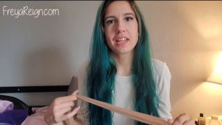 Freya Reign - Vestirte para nuestra noche de cita - 4K 1088P