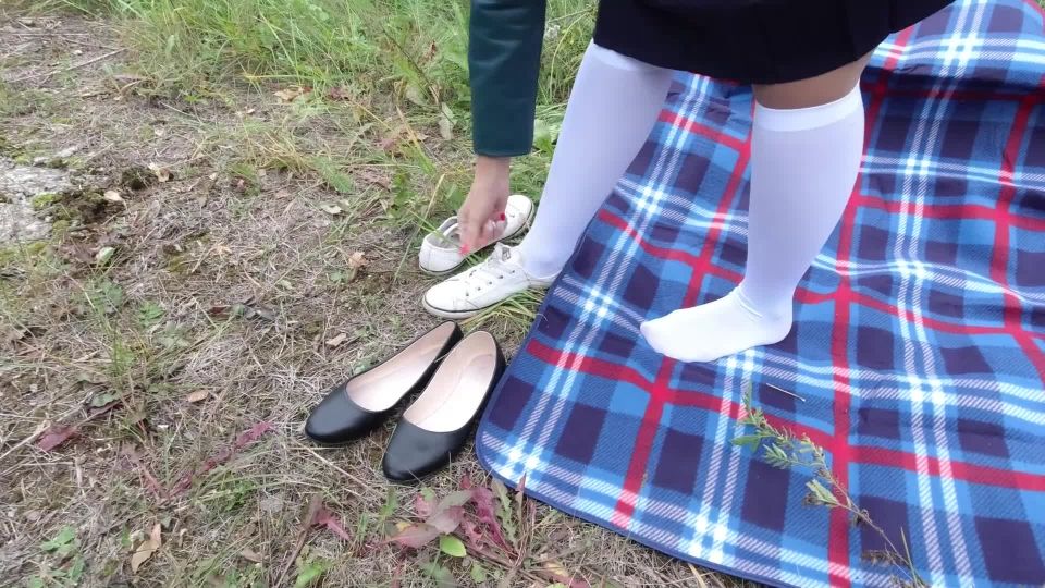 Schoolgirl in white knee socks walk nature foot feet  under skirt xxx