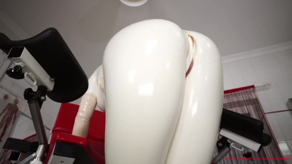 xxx video clip 23 Muñecas de goma: Latex Lara, Lola Noir - Lola se folla por Lara en fetiche porno papi fetiche porno