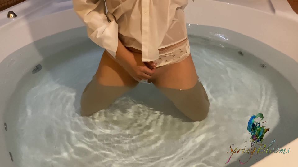 SpringbloomsSlutty Teen Girl Made Him Cum Two Times in Jacuzzi - SpringBlooms