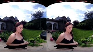 Video Mia Evans  Picking Cherries In Pecs 1920p UltraHD/2K
