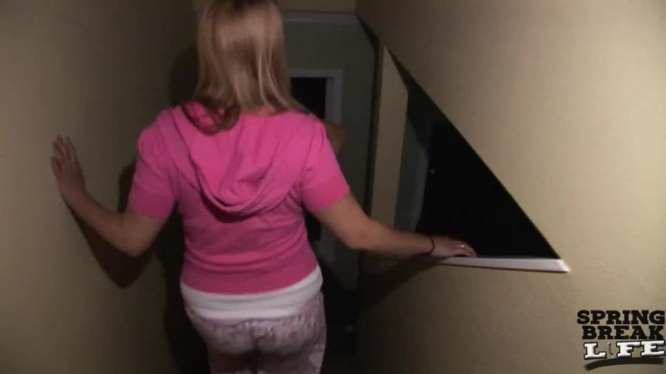 Un día completo y la noche de vacaciones de primavera Sexo lesbianas Primavera Break Girls
