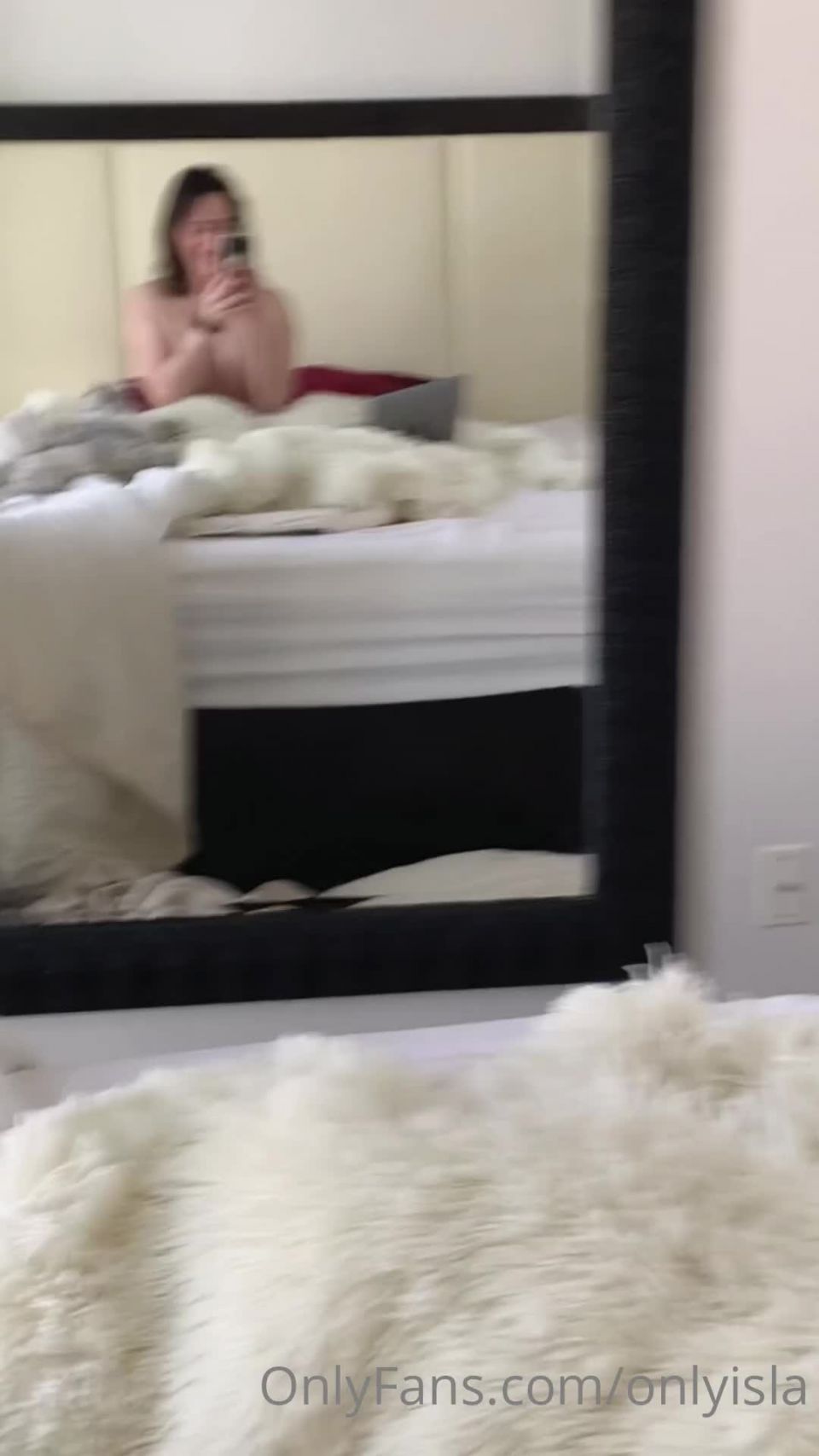 Isla D - onlyisla () Onlyisla - perezoso sábados por la mañana con la floof sí sé que tengo sábanas en el suelo hice lavado 07-11-2020